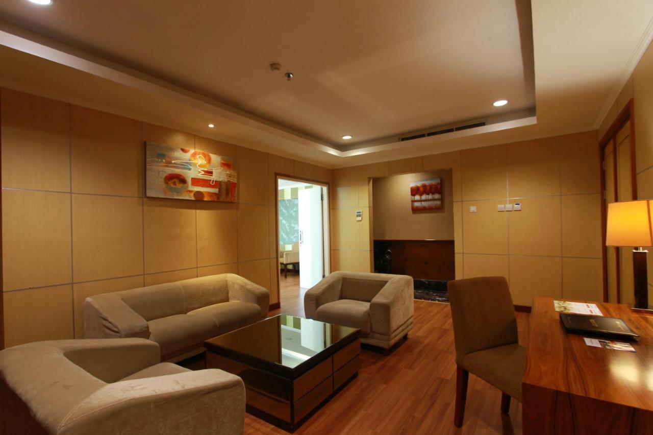 Swiss-Belhotel Maleosan Manado Exterior photo