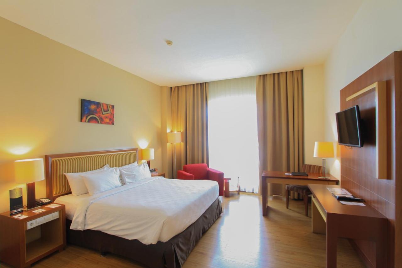 Swiss-Belhotel Maleosan Manado Exterior photo