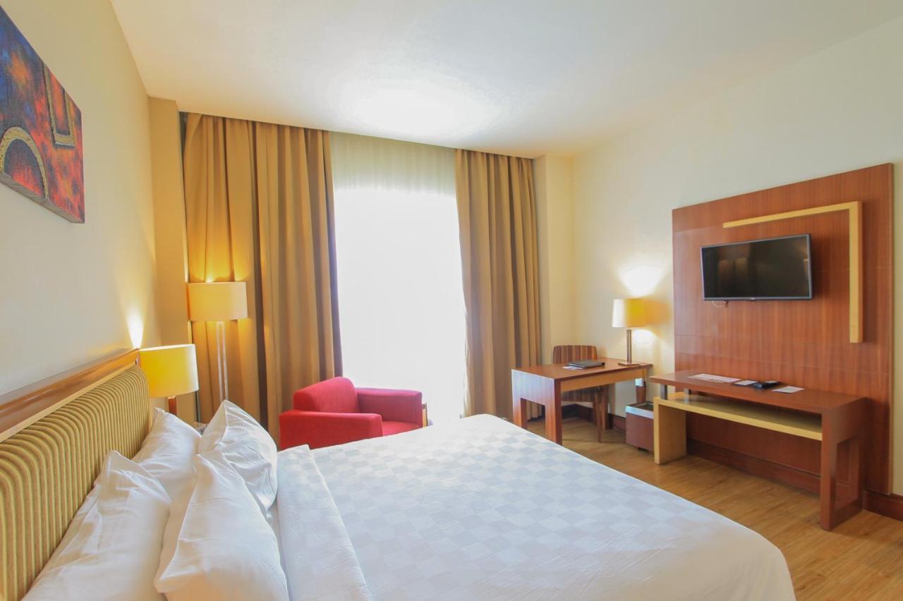Swiss-Belhotel Maleosan Manado Exterior photo