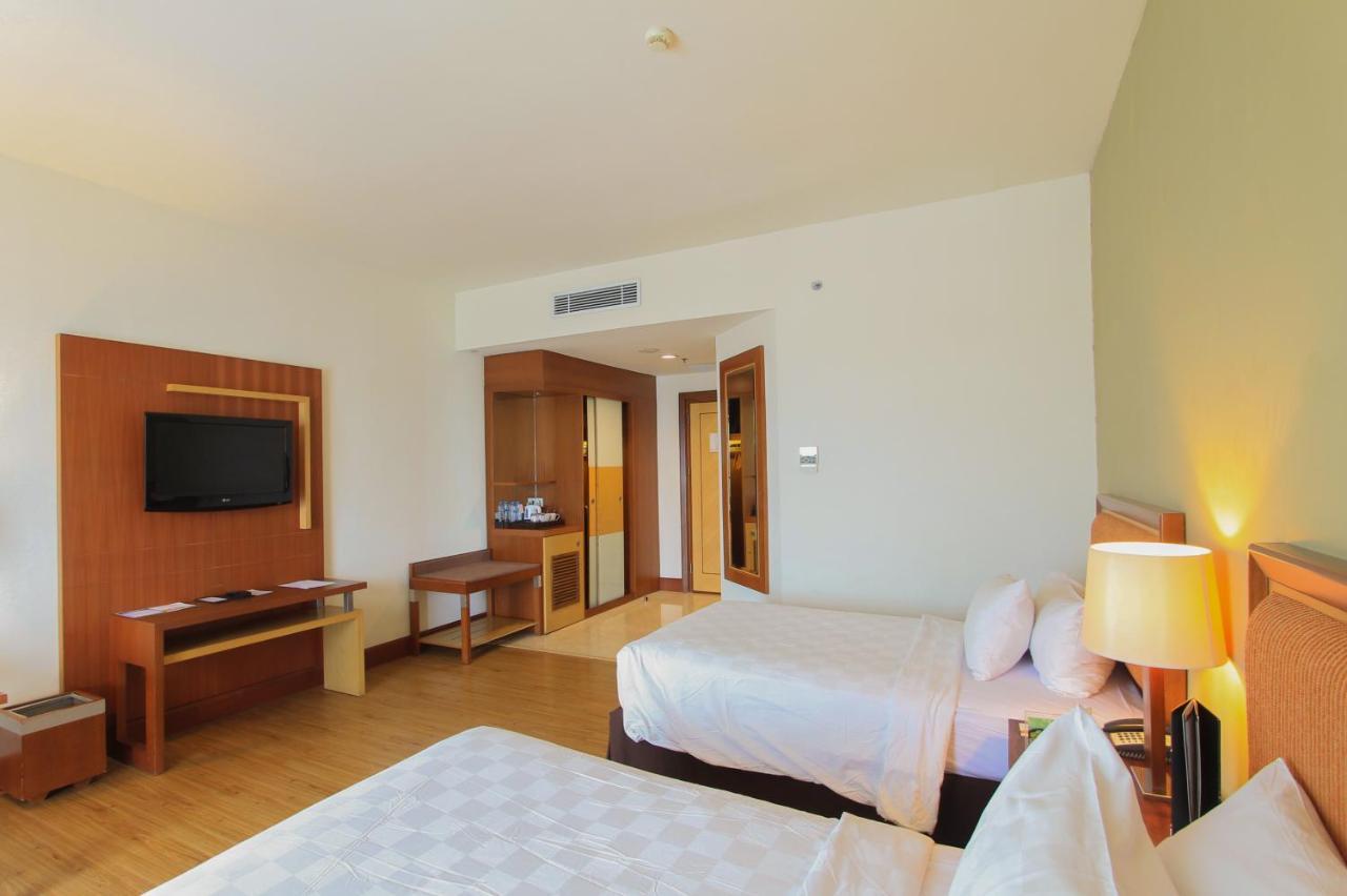 Swiss-Belhotel Maleosan Manado Exterior photo