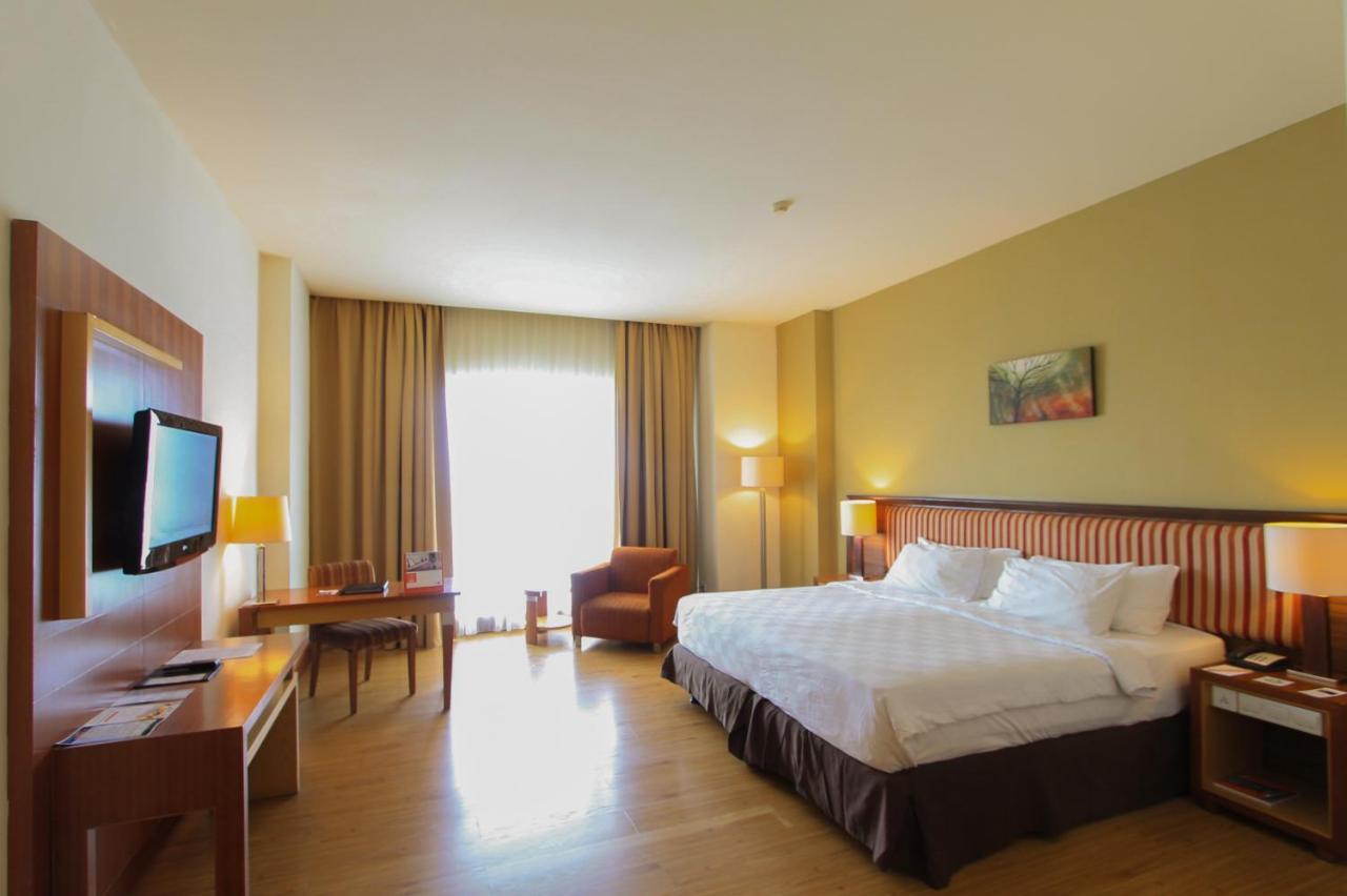 Swiss-Belhotel Maleosan Manado Exterior photo