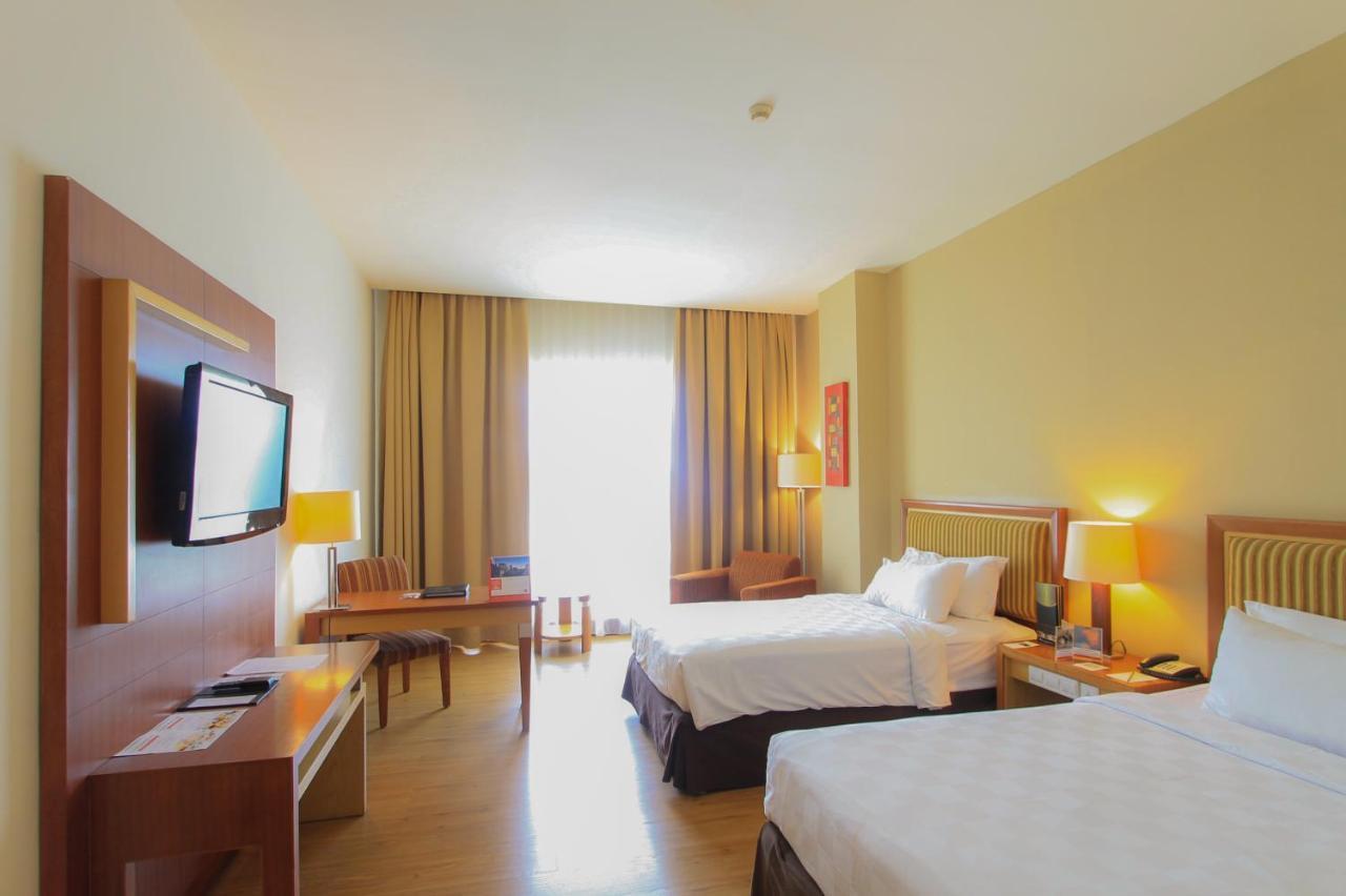 Swiss-Belhotel Maleosan Manado Exterior photo