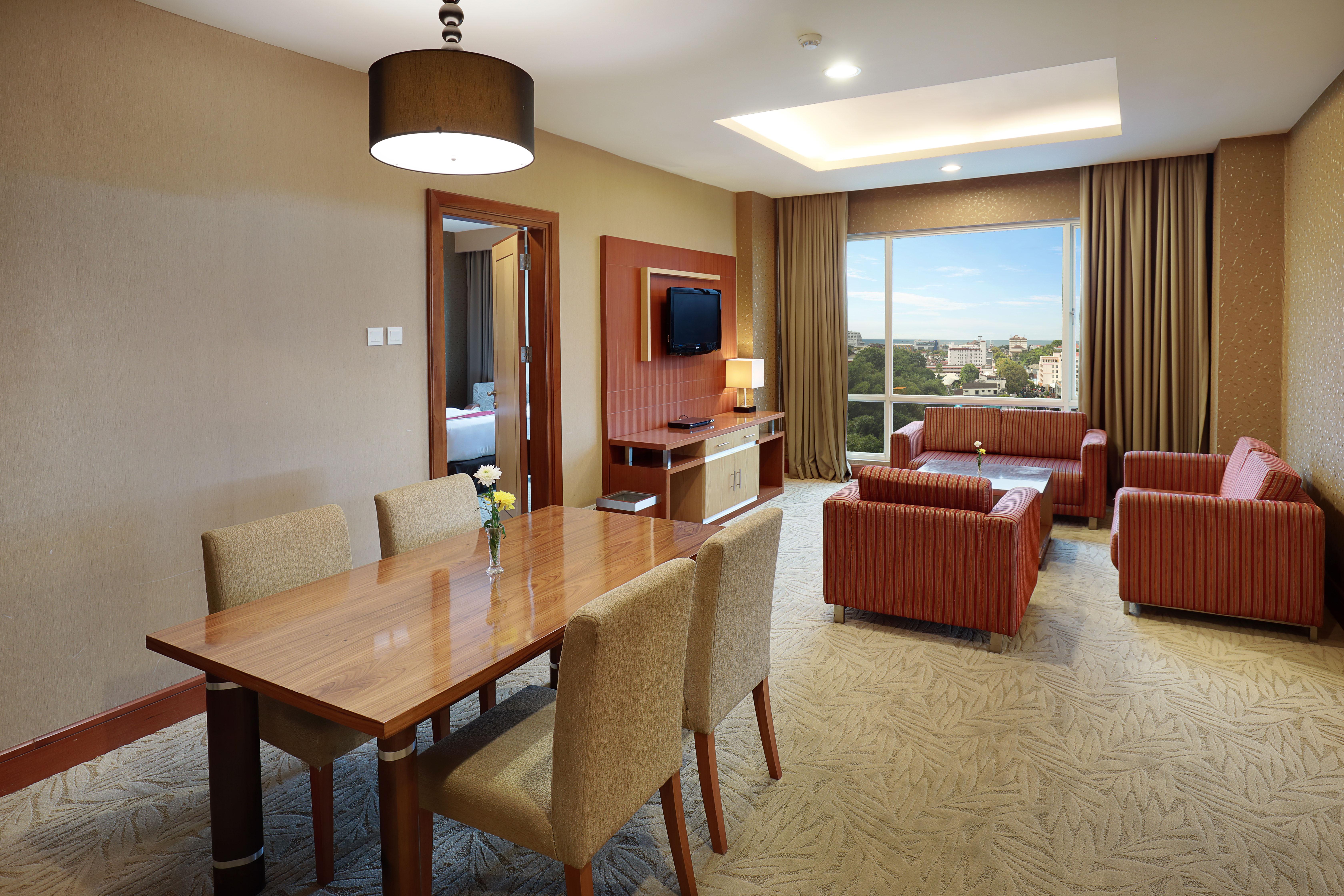Swiss-Belhotel Maleosan Manado Exterior photo