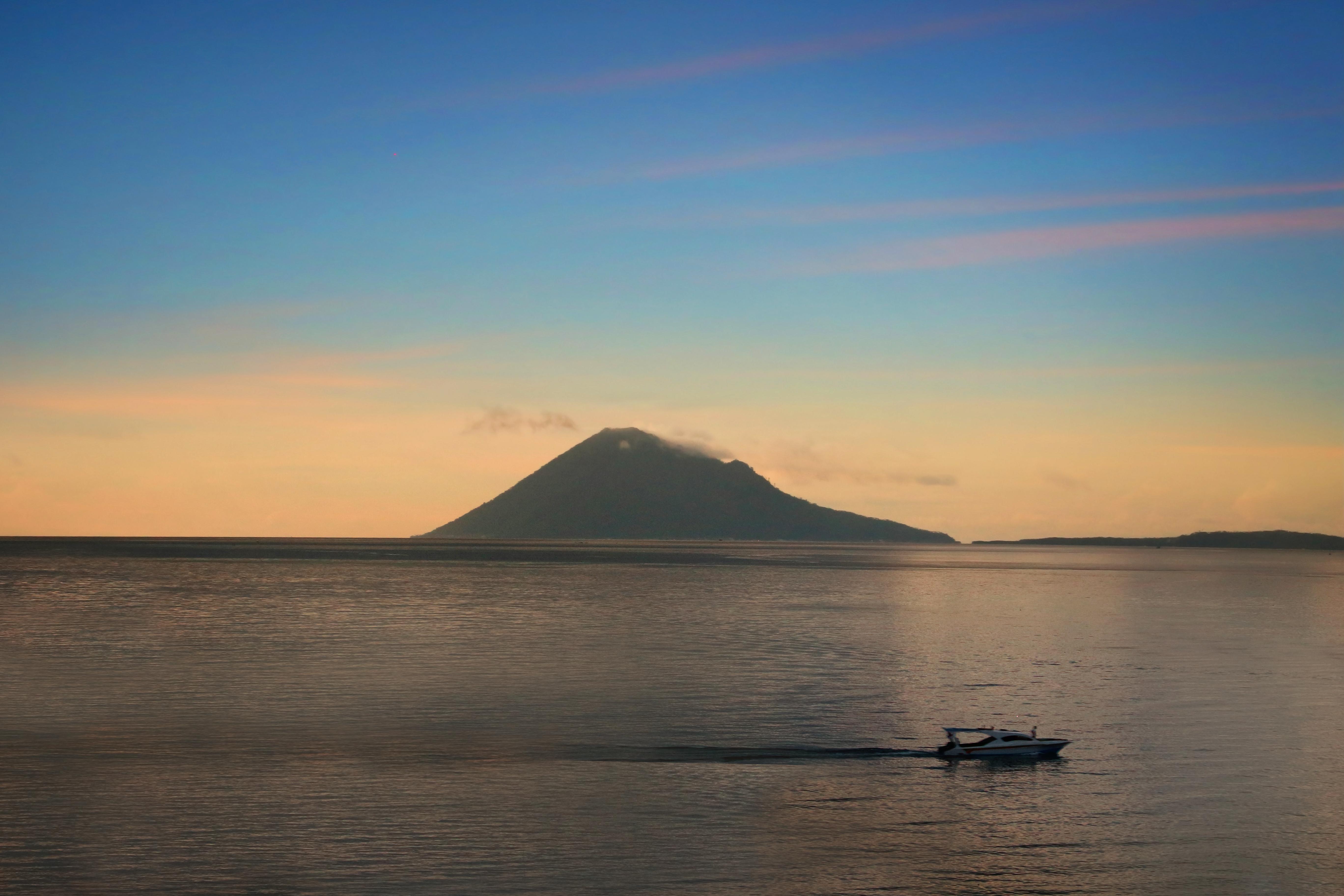 Swiss-Belhotel Maleosan Manado Exterior photo