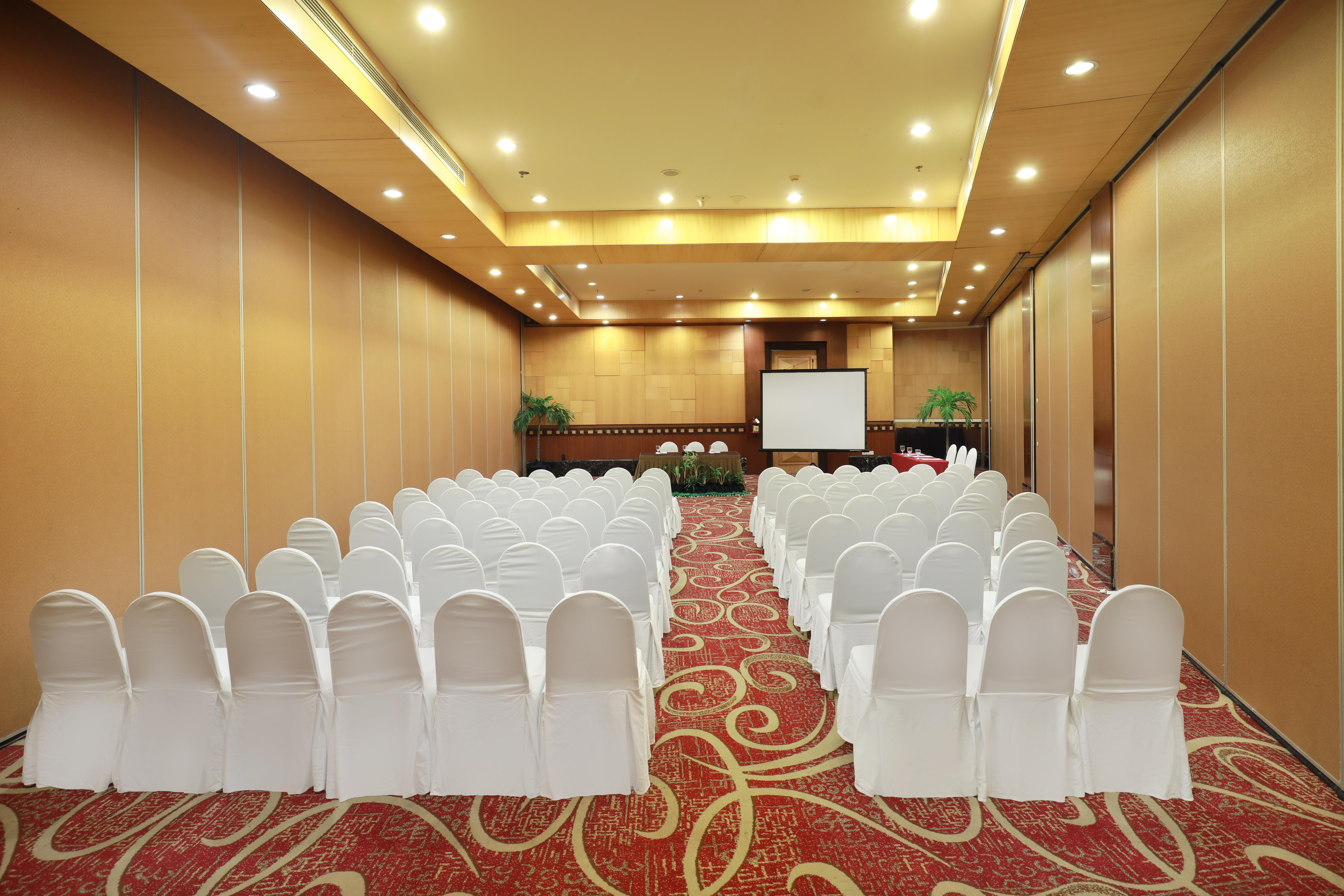 Swiss-Belhotel Maleosan Manado Exterior photo