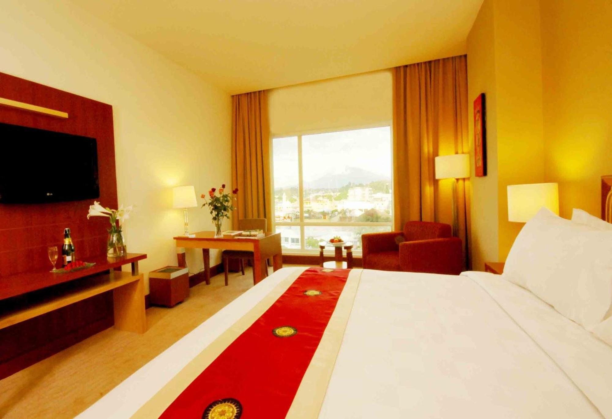 Swiss-Belhotel Maleosan Manado Room photo
