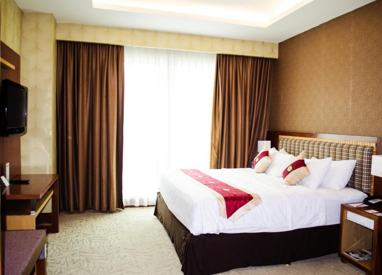 Swiss-Belhotel Maleosan Manado Exterior photo